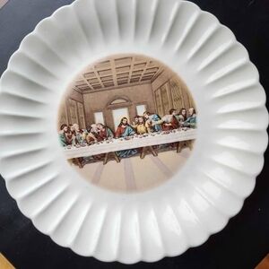 White Ceramic Dinnerware Plate with Fluted Edge